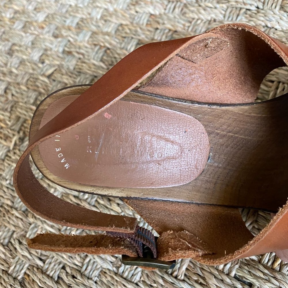 REACTION KENNETH COLE Leather Sandals Wood Heels Studs Made in Italy Sz 40 / 9.5 - Picture 10 of 10